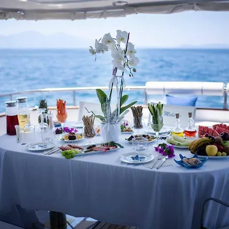 Gocek'te 4 Kabin Motoryat Bådhotel Fethiye