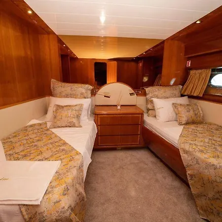 Bådhotel Gocek'te 4 Kabin Motoryat *